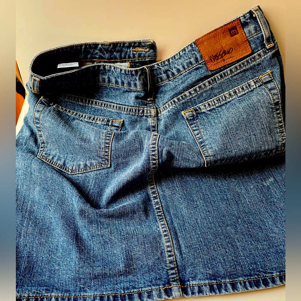 Mossimo Denim skirt. Size 11.